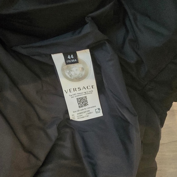 💋Versace Authentic Puffer Jacket *NEW - Picture 5 of 10